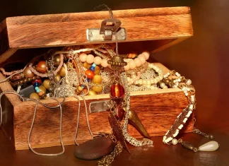 Questioni di borsa: monete a Casa Roccia